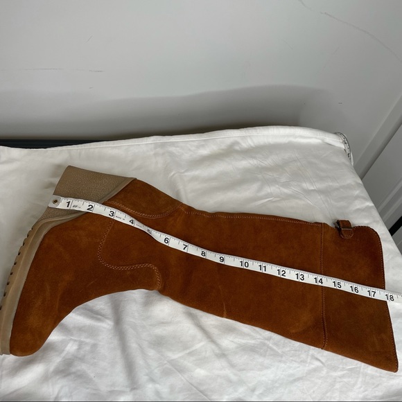 *SOLD* Bjorndal Lyndall Suede Boots size 9 - Picture 4 of 8